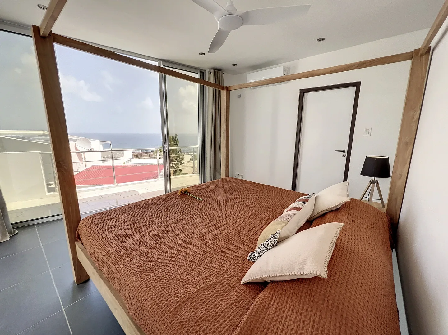 Four-poster bedroom with view