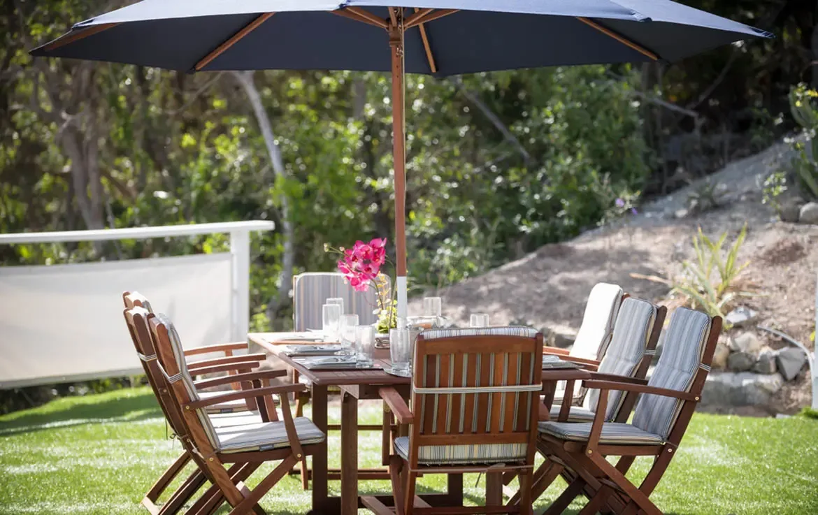 Enjoy alfresco breakfasts and garden-side lunches at the private outdoor dining table of Villa Gem-Palm Springs.