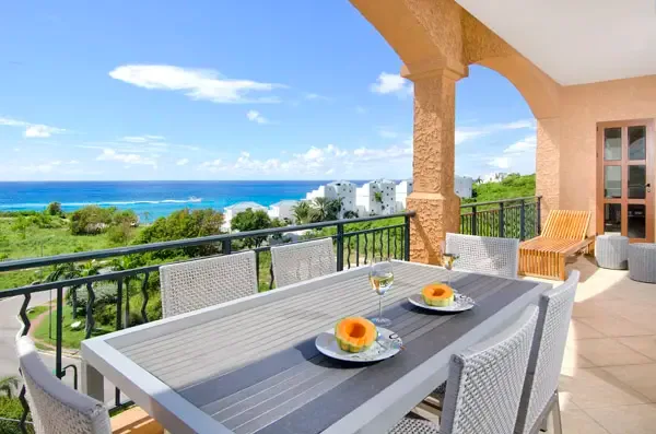 Start your day with breakfast on this charming terrace overlooking the marina — the perfect spot for a leisurely morning.