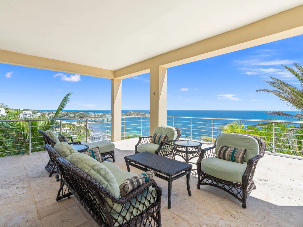Ocean-view terrace lounge