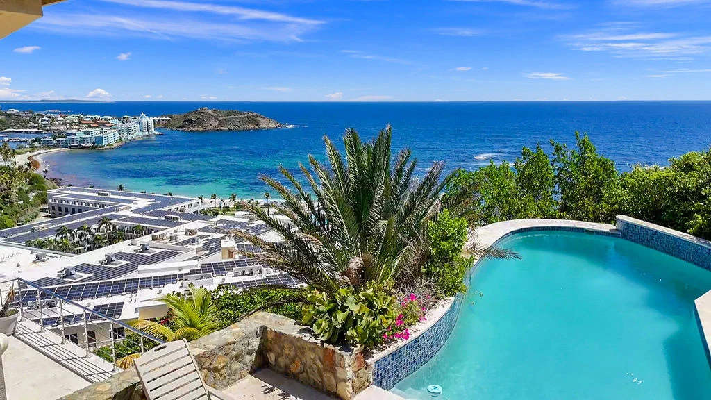 Lower pool with ocean view
