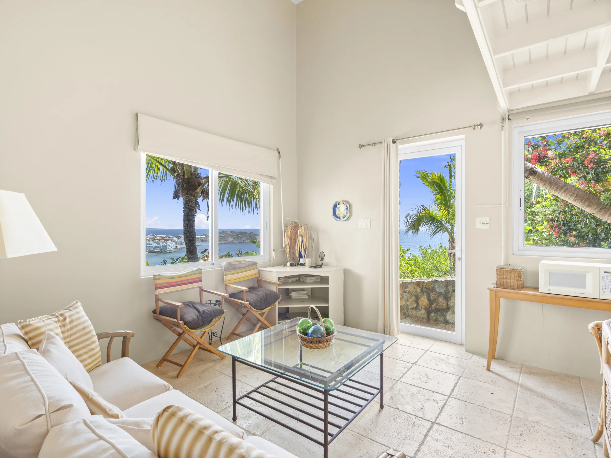 Apartment living room with garden and ocean outlook