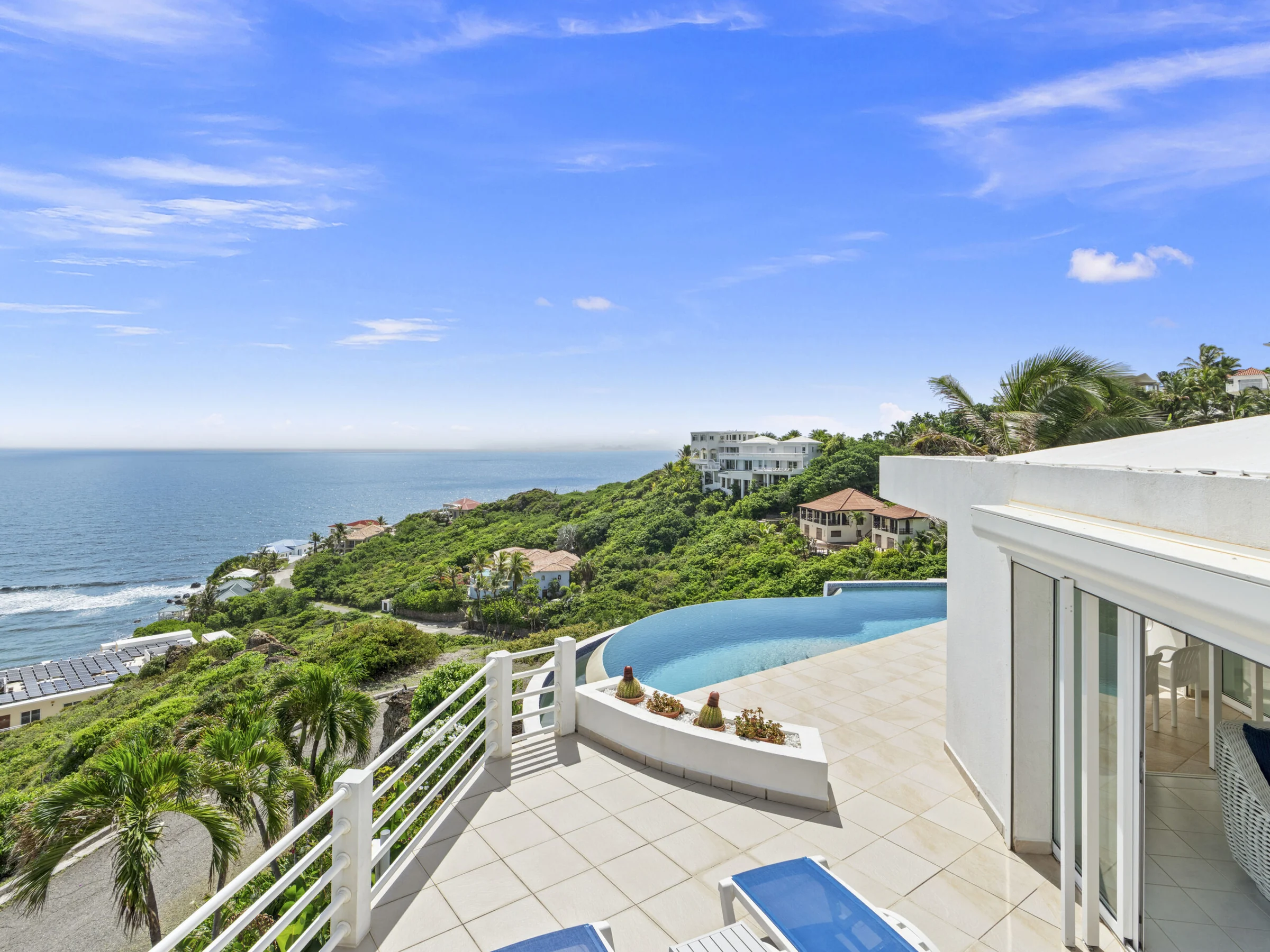Infinity pool and panoramic ocean view