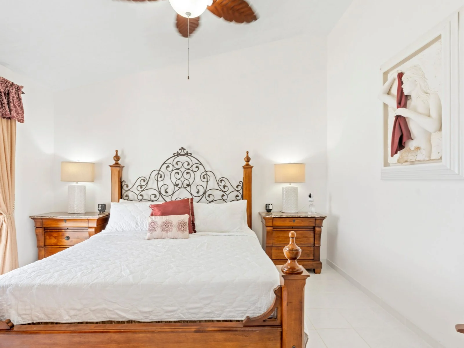 Upstairs master bedroom with ocean view