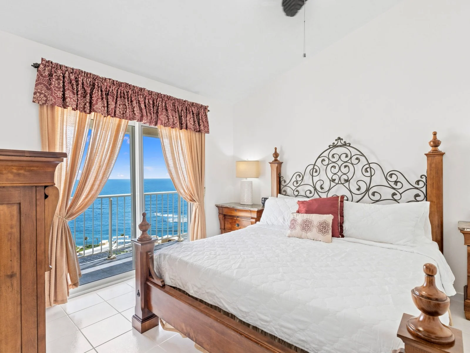 Upstairs master bedroom with ocean view