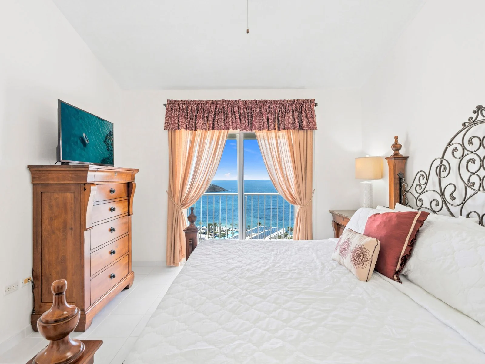 Upstairs master bedroom with ocean view
