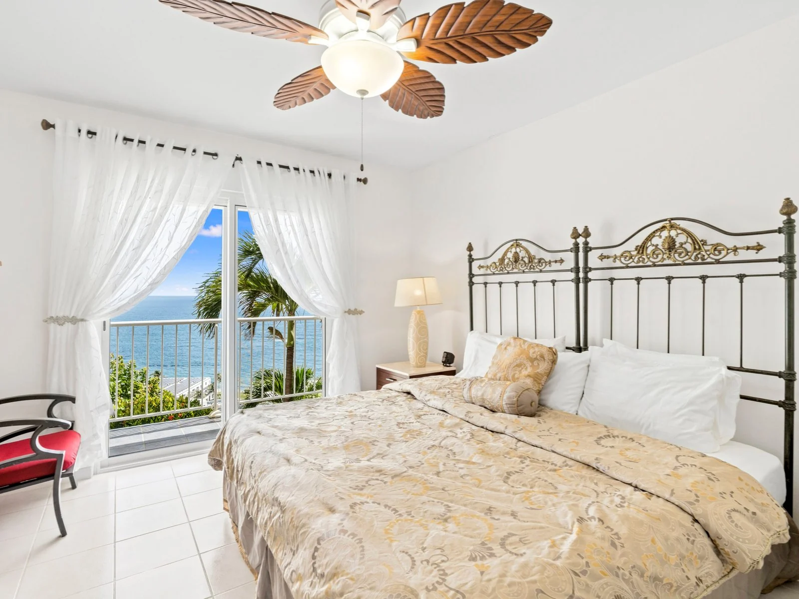 Second bedroom with air conditioning and ceiling fan