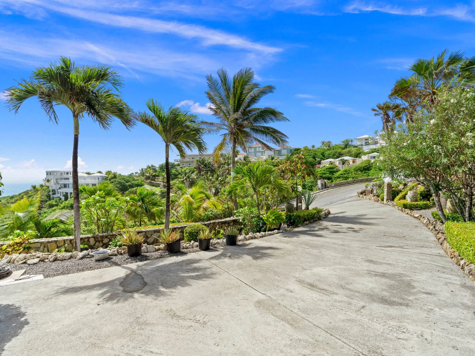 Landscaped approach to Villa Sea Star