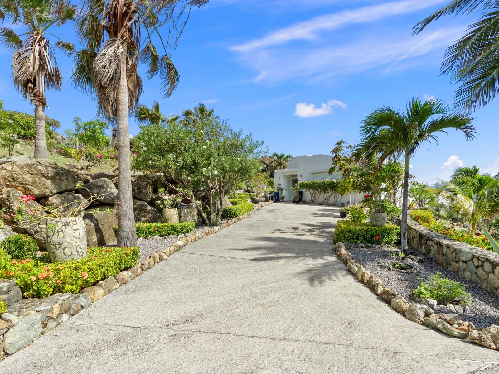 Landscaped approach to Villa Sea Star