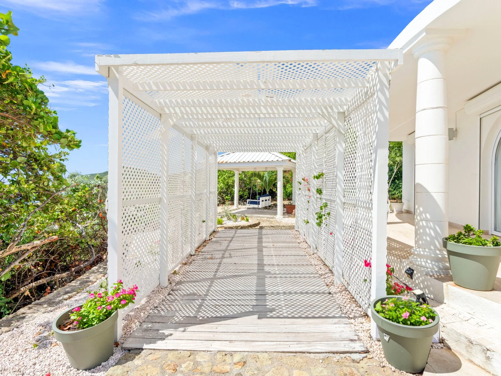 Garden pergola walkway