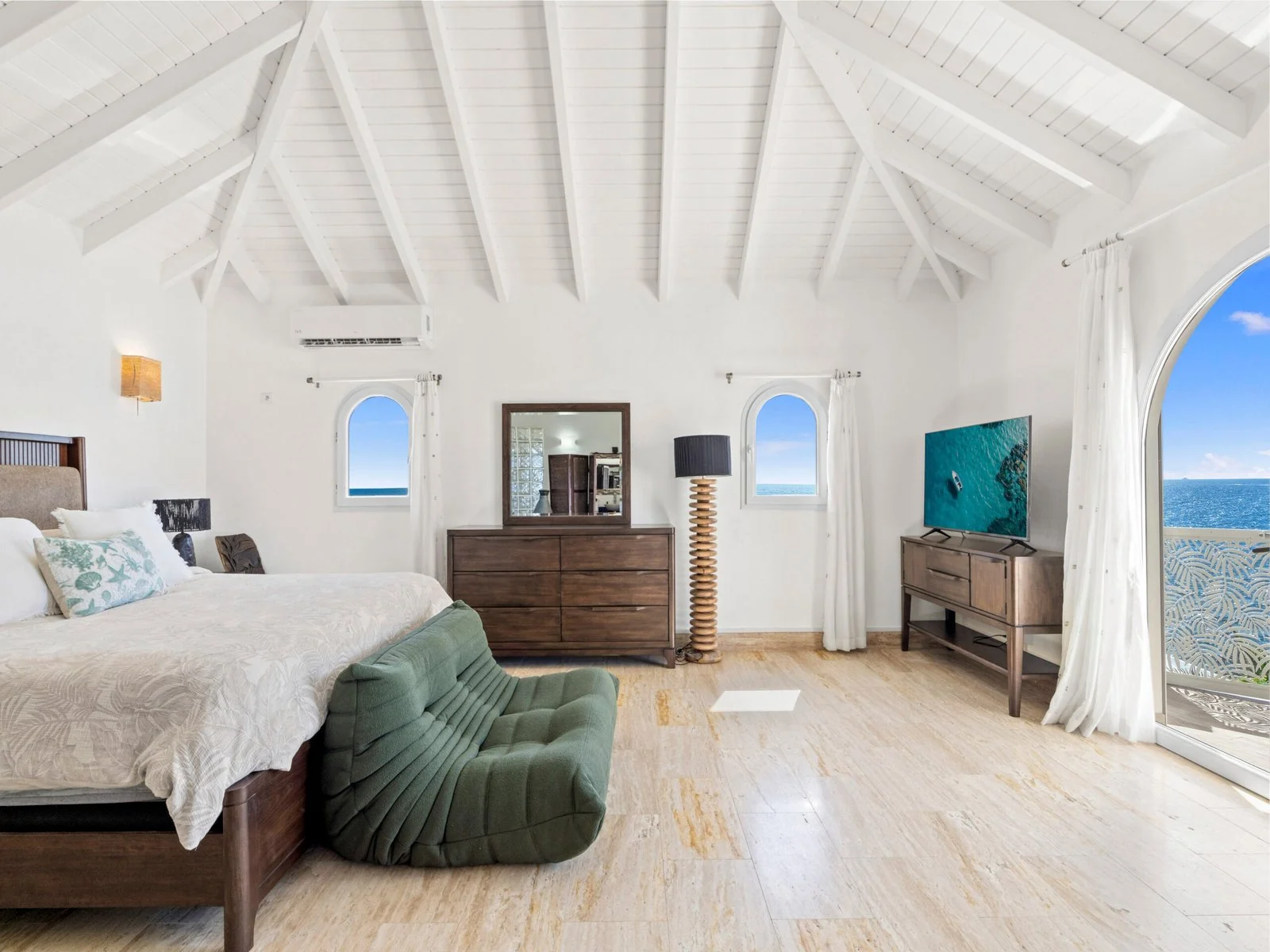 Bedroom 4 with king bed and ocean view