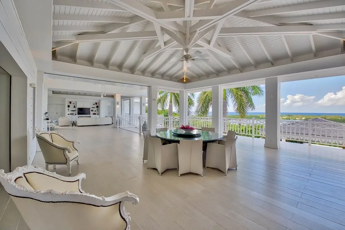 Private en-suite access for ultimate convenience and privacy.